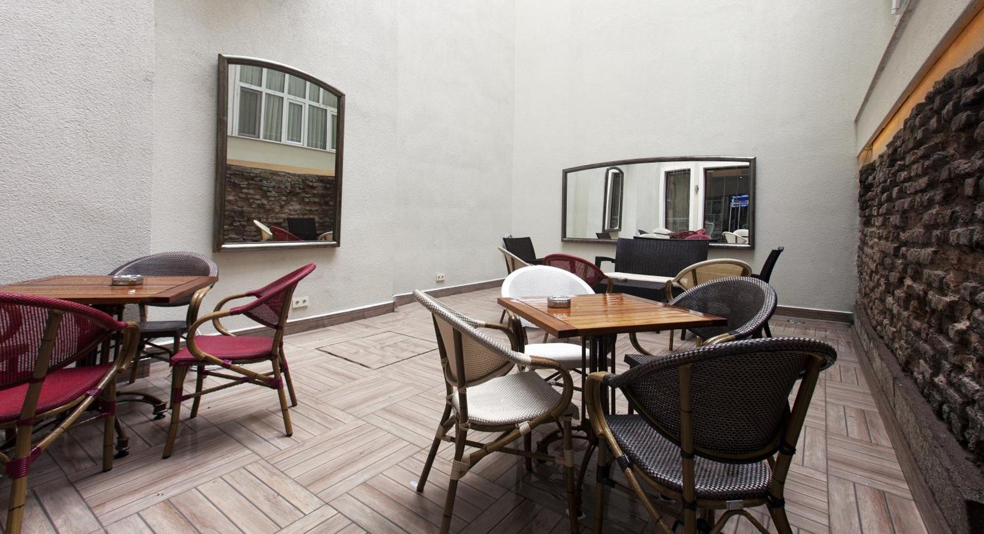 Collage Taksim Hotel — Photos 2